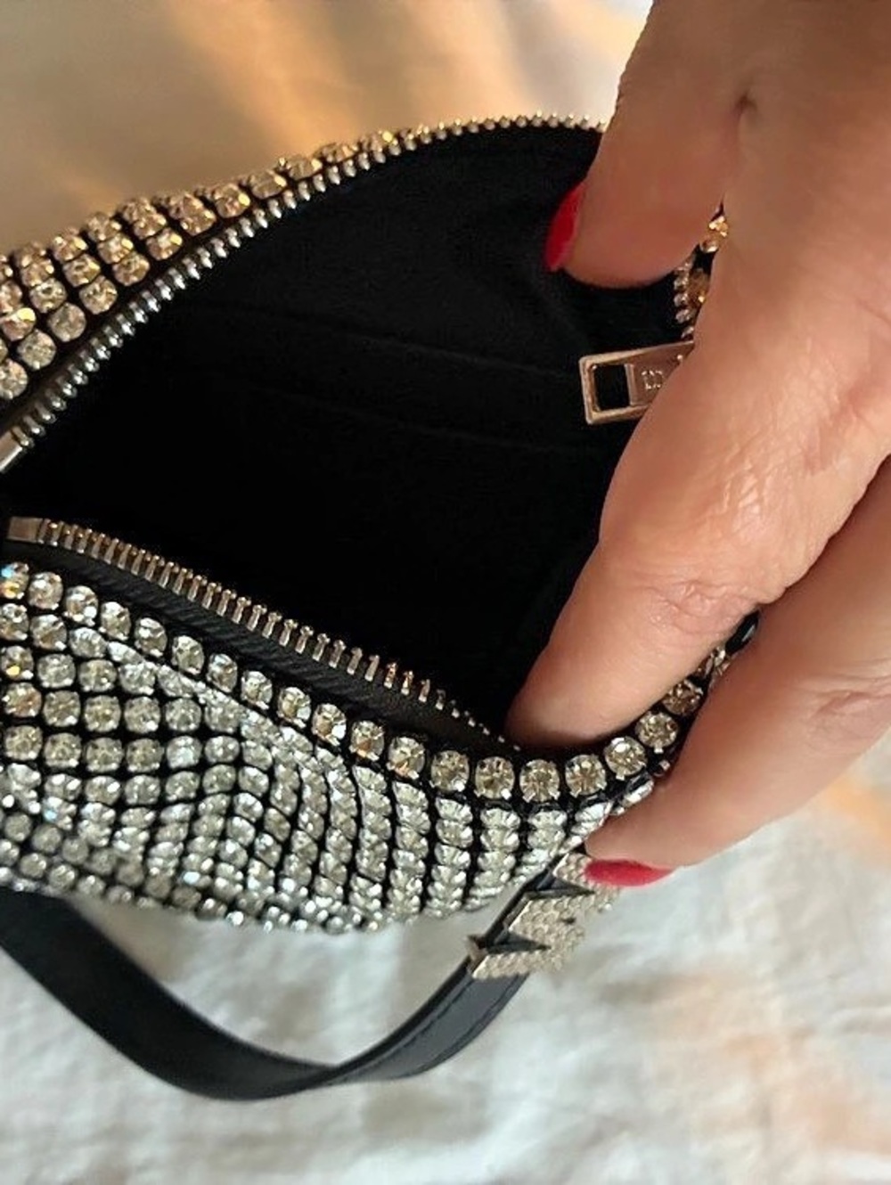 Vera Wang bag Supreme Rhinestone Crossbody Bag in Black & Silver , used once. - Picture 9 of 9